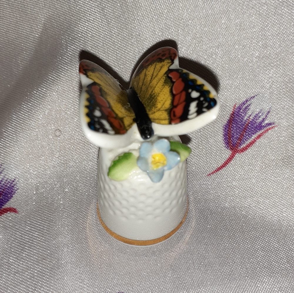 Enesco 1980 3D Butterfly Thimble
